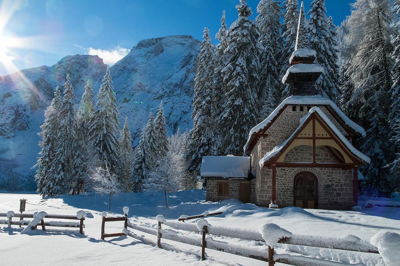 Hotel Edelweiss Braies  Exterior photo